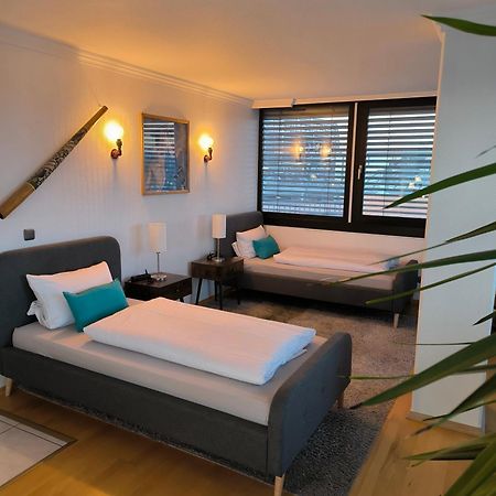 Im Herzen Von Wiesdorf- Blick Auf Das Bayer-Kreuz -Appartement Mit 2 Schlafzimmern-Fuer 3 Personen -Zentral Gelegen - Friedrich Ebert Platz 5A , 4Te Etage - Dachterrasse Und Sauna - Kaution Pflicht - Leverkusen Exterior foto