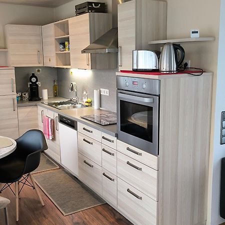 Im Herzen Von Wiesdorf- Blick Auf Das Bayer-Kreuz -Appartement Mit 2 Schlafzimmern-Fuer 3 Personen -Zentral Gelegen - Friedrich Ebert Platz 5A , 4Te Etage - Dachterrasse Und Sauna - Kaution Pflicht - Leverkusen Exterior foto