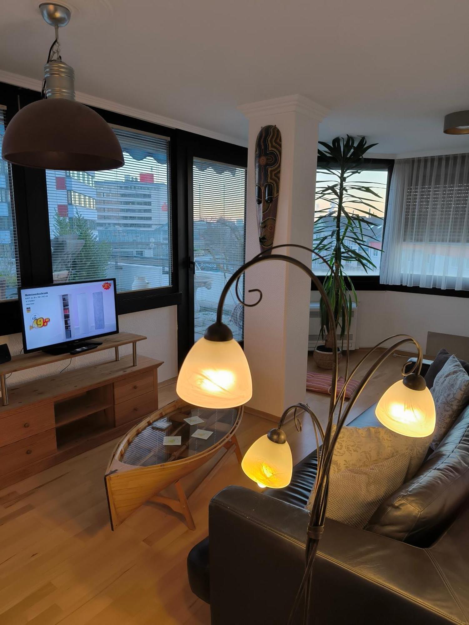 Im Herzen Von Wiesdorf- Blick Auf Das Bayer-Kreuz -Appartement Mit 2 Schlafzimmern-Fuer 3 Personen -Zentral Gelegen - Friedrich Ebert Platz 5A , 4Te Etage - Dachterrasse Und Sauna - Kaution Pflicht - Leverkusen Exterior foto