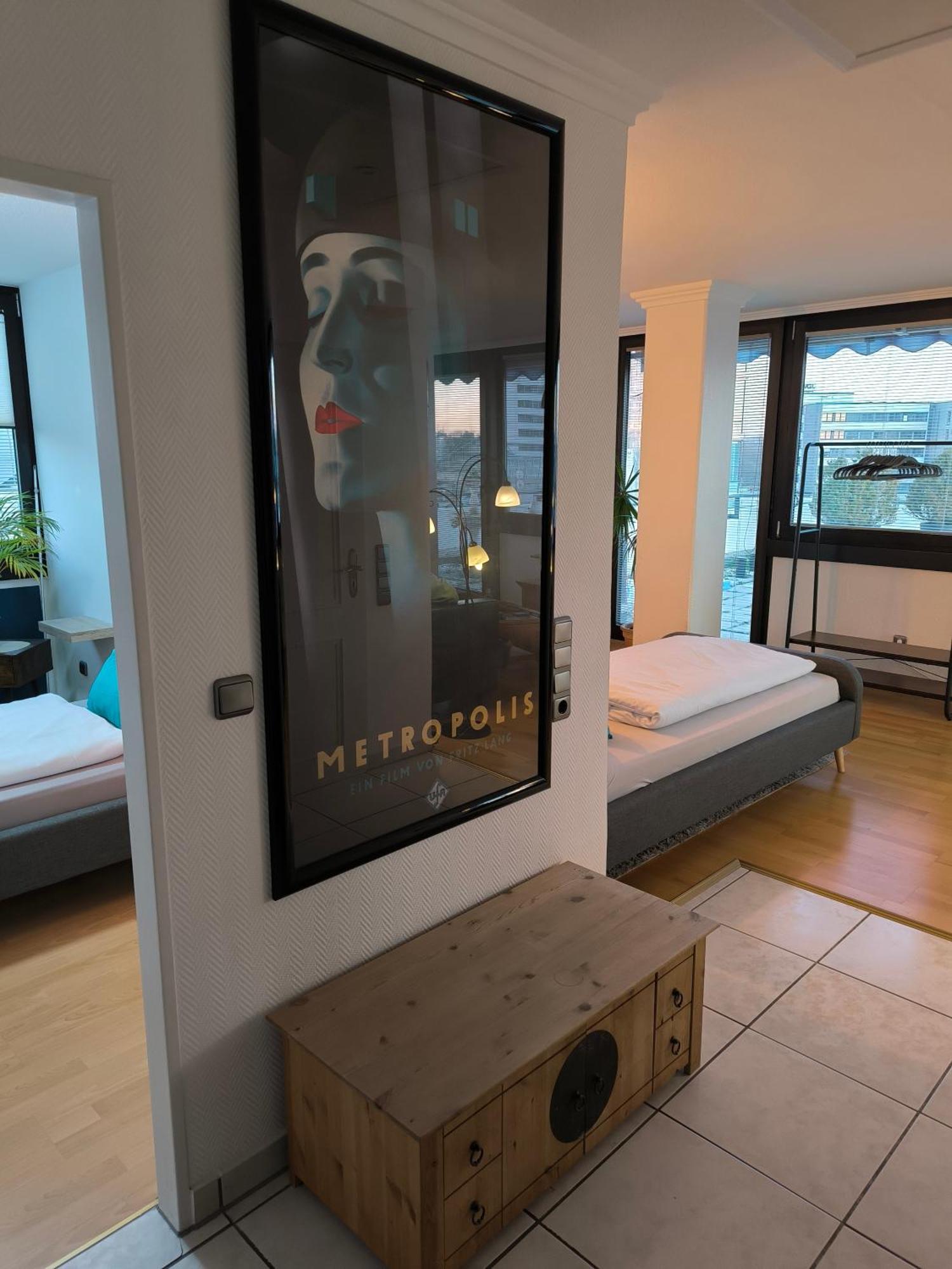 Im Herzen Von Wiesdorf- Blick Auf Das Bayer-Kreuz -Appartement Mit 2 Schlafzimmern-Fuer 3 Personen -Zentral Gelegen - Friedrich Ebert Platz 5A , 4Te Etage - Dachterrasse Und Sauna - Kaution Pflicht - Leverkusen Exterior foto
