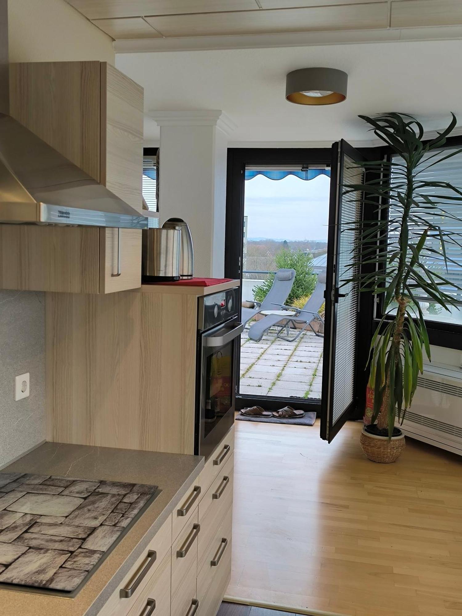 Im Herzen Von Wiesdorf- Blick Auf Das Bayer-Kreuz -Appartement Mit 2 Schlafzimmern-Fuer 3 Personen -Zentral Gelegen - Friedrich Ebert Platz 5A , 4Te Etage - Dachterrasse Und Sauna - Kaution Pflicht - Leverkusen Exterior foto